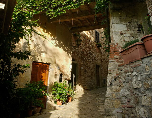 Montefioralle, streets