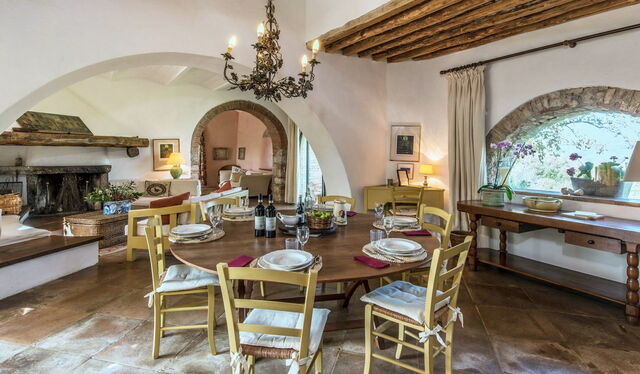 Camporempoli, dining room