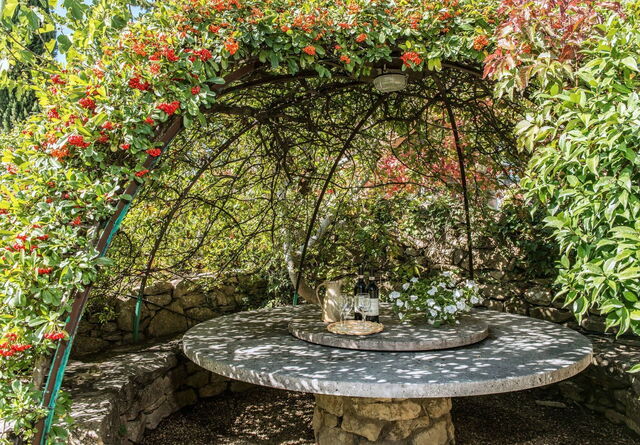 Outdoor dining at Camporempoli