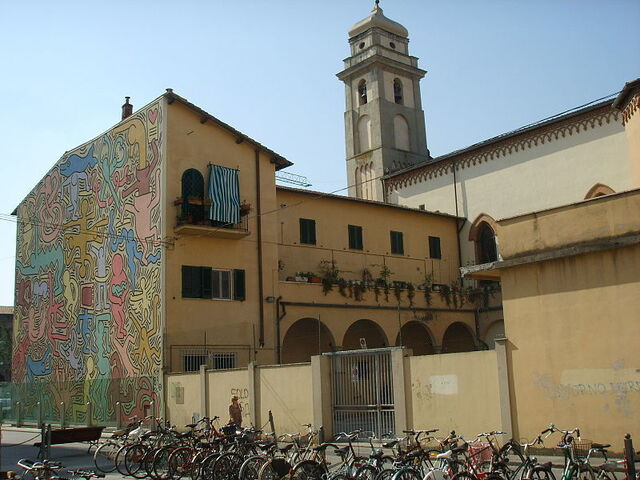 Haring's "Tuttomondo" on the side of S. Antonio in Pisa