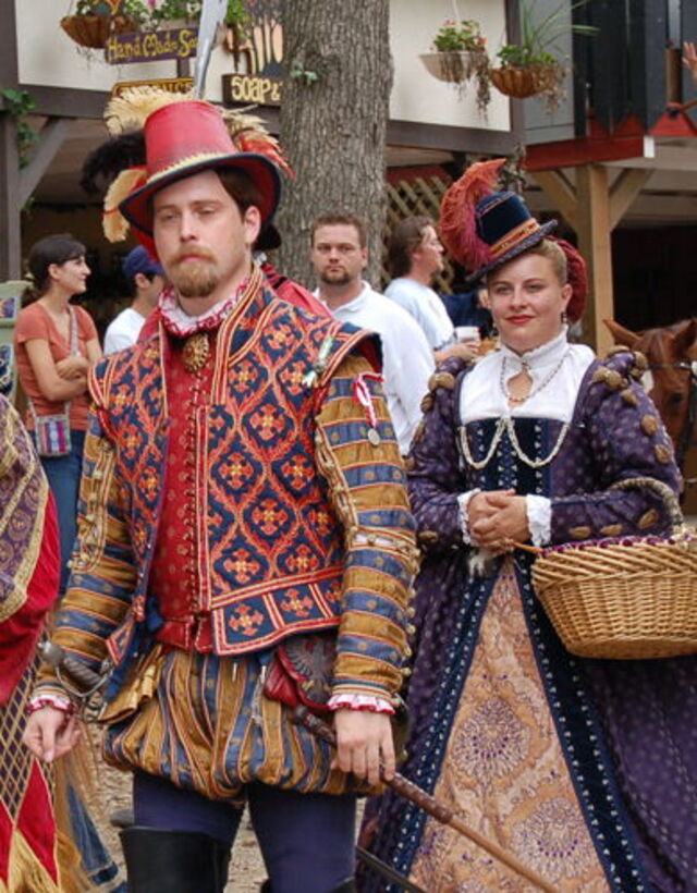 Medieval costumes at Vinci festival