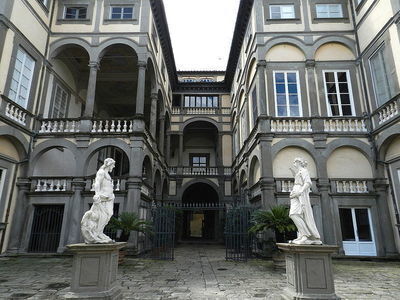 Palazzo Pfanner, facade