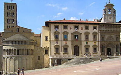 arezzo main square