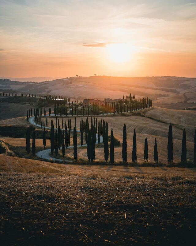 Winding roads in the Val D'Orcia