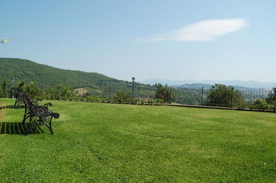 villa garden in tuscany