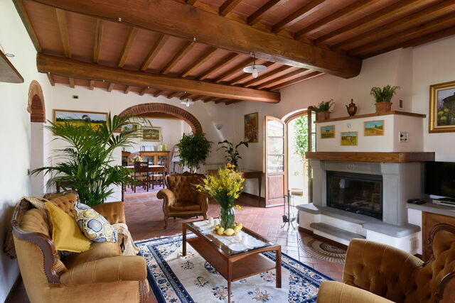 Alessandra Alla Poggetta, living room