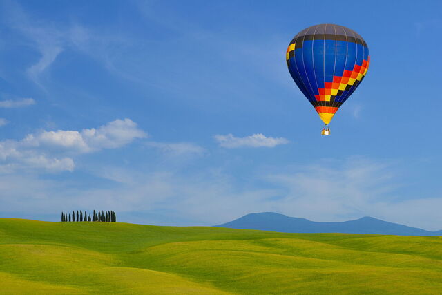 Hot air balloon in Tuscany
