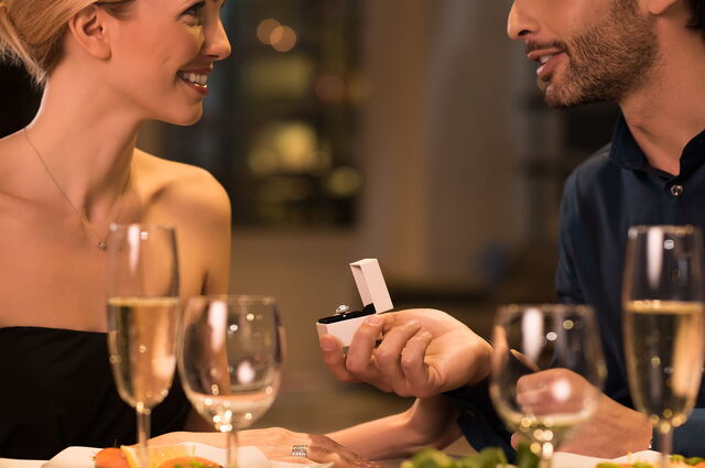 Proposing at the dinner table