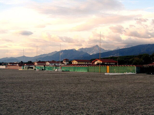 Peaceful view of Forte dei Marmi beach