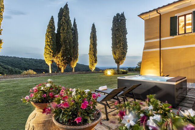 Villa Pianoia, hot tub