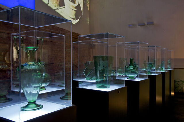 empoli glass display