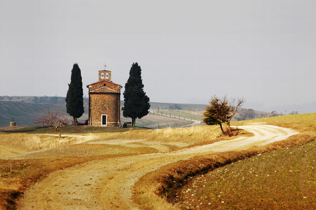 Road that arrive nearby the little Chapel of Vitaleta