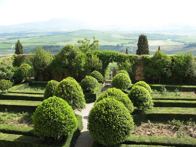 Piccolomini Gardens