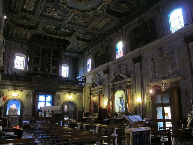Santa Maria church interior