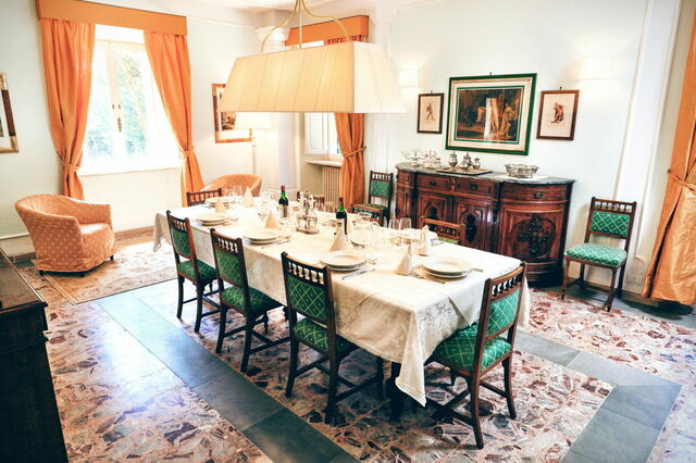 Villa Staggia, dining room