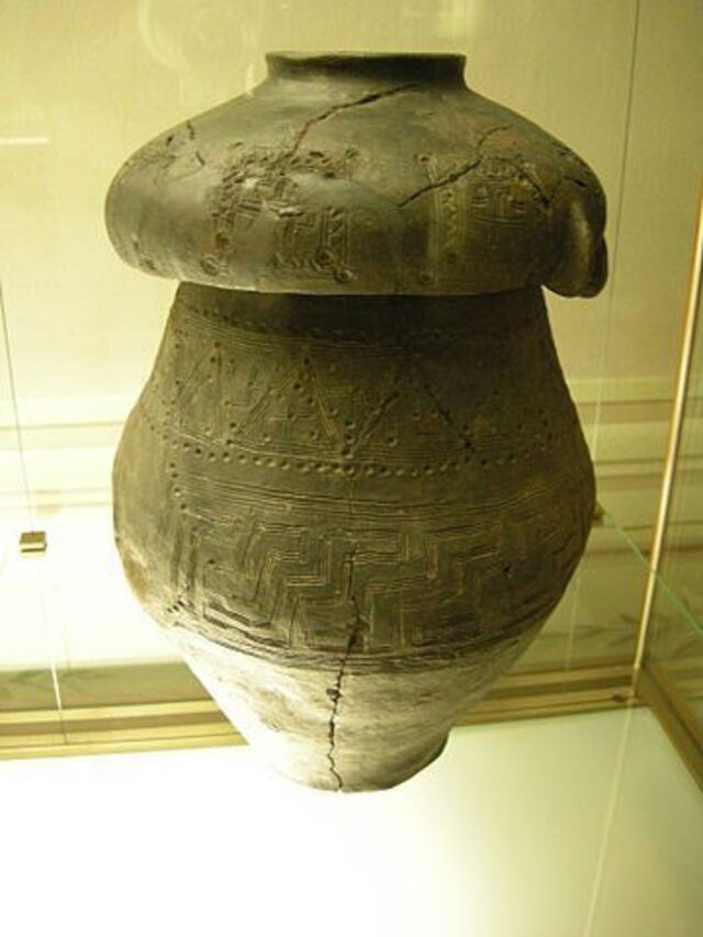 Biconical cinerary urn from Chiusi