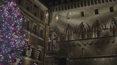 Piazza Salimbeni at Christmas