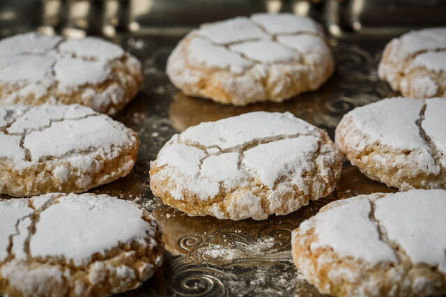 Ricciarelli cookies from Siena