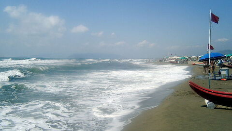 forte dei marmi beach