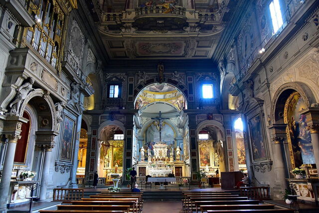 Santa Trinita, interior