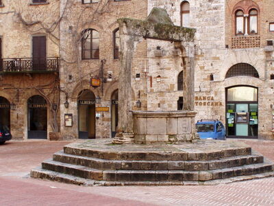 cistern in san gimignano square