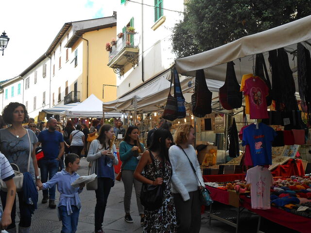 Marron Buono Exhibition Market