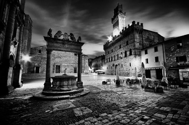 Night falling over Piazza Grande