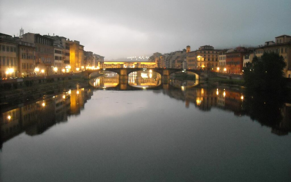 The Pontevecchio at night