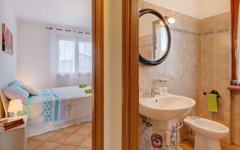 La Casina Del Canneto: Bathroom, Room, Property, Interior Design, Building, Plumbing Fixture, Floor, House, Tap, Real Estate