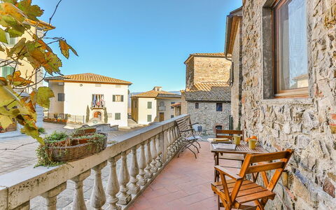 Il Pigionale: Property, Building, Town, Yellow, Real Estate, House, Azure, Sky, Home, Vacation
