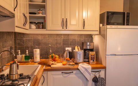 Il Pigionale: Kitchen Appliance, Kitchen, Countertop, Major Appliance, Cabinetry, Furniture, Home Appliance, Small Appliance, Interior Design, Kitchen Stove