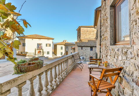 Il Pigionale: Property, Building, Town, Yellow, Real Estate, House, Azure, Sky, Home, Vacation