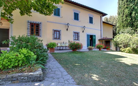 Villa Stolli: Property, House, Building, Real Estate, Home, Estate, Residential Area, Villa, Neighbourhood, Architecture
