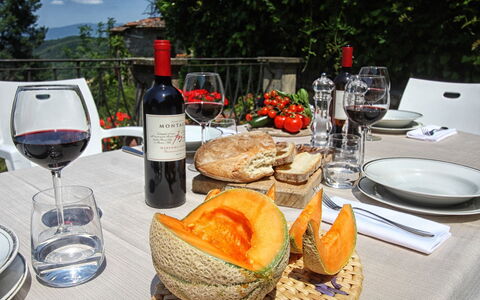 Villa Lucolena: Meal, Food, Drink, Wine Glass, Brunch, Stemware, Table, Wine, Champagne Stemware, Alcoholic Beverage