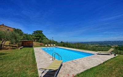 Casa Olivia: Property, Swimming Pool, Real Estate, Estate, House, Vacation, Home, Building, Sky, Grass