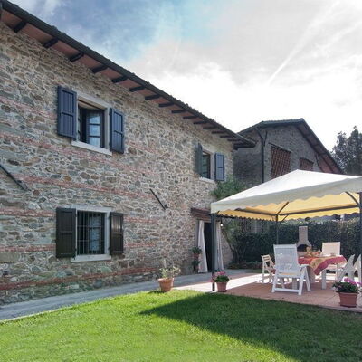 Il Palazzetto: Property, House, Home, Building, Cottage, Real Estate, Roof, Farmhouse, Facade, Siding