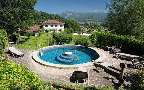 Il Nido In Garfagnana: Swimming Pool, Property, Natural Landscape, Botany, Estate, Real Estate, Leisure, House, Backyard, Tree