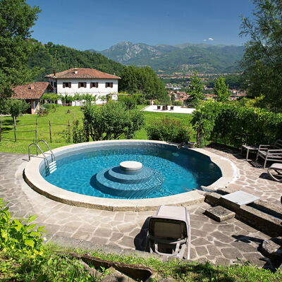 Il Nido In Garfagnana: Swimming Pool, Property, Natural Landscape, Botany, Estate, Real Estate, Leisure, House, Backyard, Tree