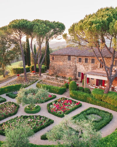 Villa Le Corti: Flower, Garden, Shrub, Groundcover, Spring, Landscaping, Botanical Garden, Backyard, Hacienda