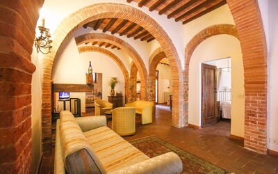 Accommodation:&nbsp;Archi