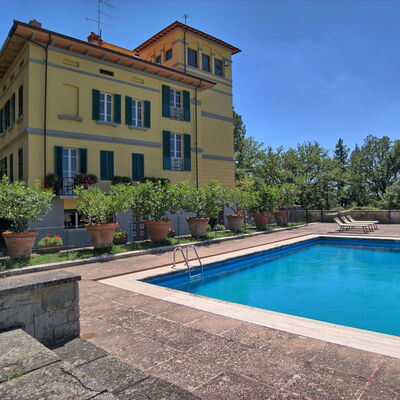 Il Poggio Di Patrignone: Property, Building, Real Estate, Swimming Pool, House, Estate, Home, Residential Area, Villa, Mansion