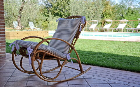 Il Fienile Di Giovanna: Furniture, Chair, Outdoor Furniture, Rocking Chair, Sunlounger, Leisure, Wicker, Grass, Tree, Chaise Longue
