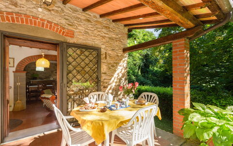 La Ripresa: Property, Building, Room, Real Estate, House, Furniture, Patio, Table, Porch, Cottage