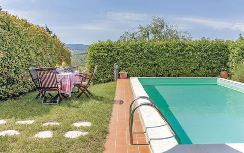 La Casetta: Property, Swimming Pool, Real Estate, House, Grass, Leisure, Backyard, Home, Building, Cottage