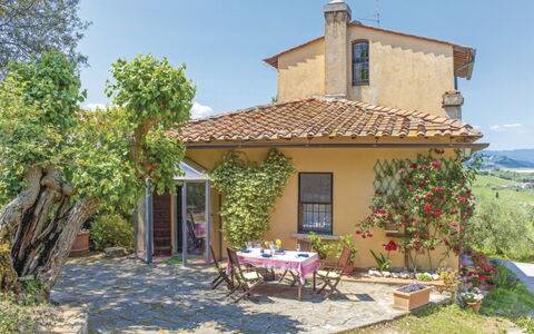 La Casetta: Property, Building, House, Cottage, Real Estate, Farmhouse, Home, Rural Area, Tree, Estate