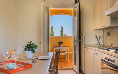 Accommodation:&nbsp;Trilocale Grande Primo Piano 233v