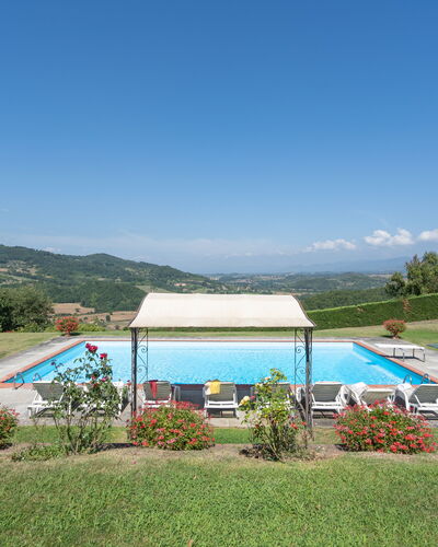 Villa La Terrazza: Natural Landscape, Swimming Pool, Property, Water Resources, Sky, House, Hill Station, Grass, Vacation, Land Lot