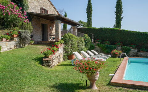 Villa San Lorenzo: Property, Yard, House, Grass, Garden, Backyard, Lawn, Building, Real Estate, Shrub