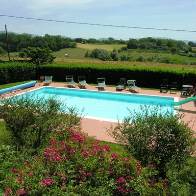Villa i Cedri: Swimming Pool, Property, Leisure, Vacation, Resort, Summer, Sky, Real Estate, House, Grass