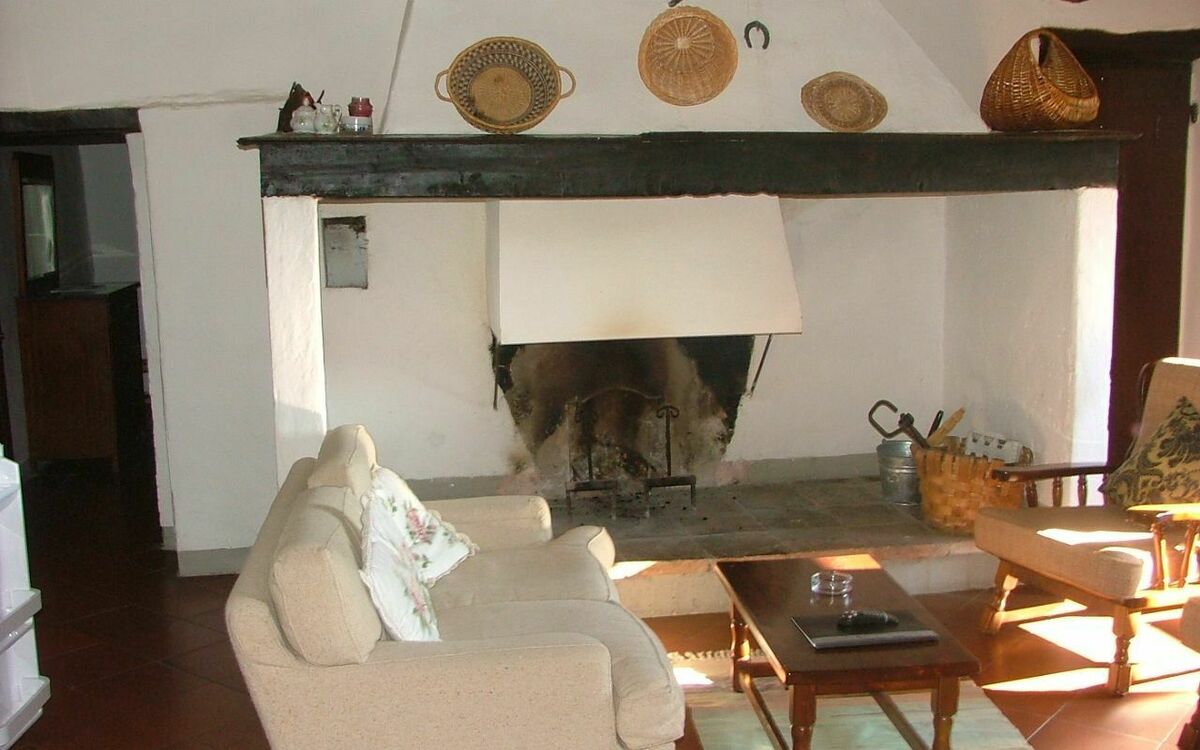 Accommodation:&nbsp;1205